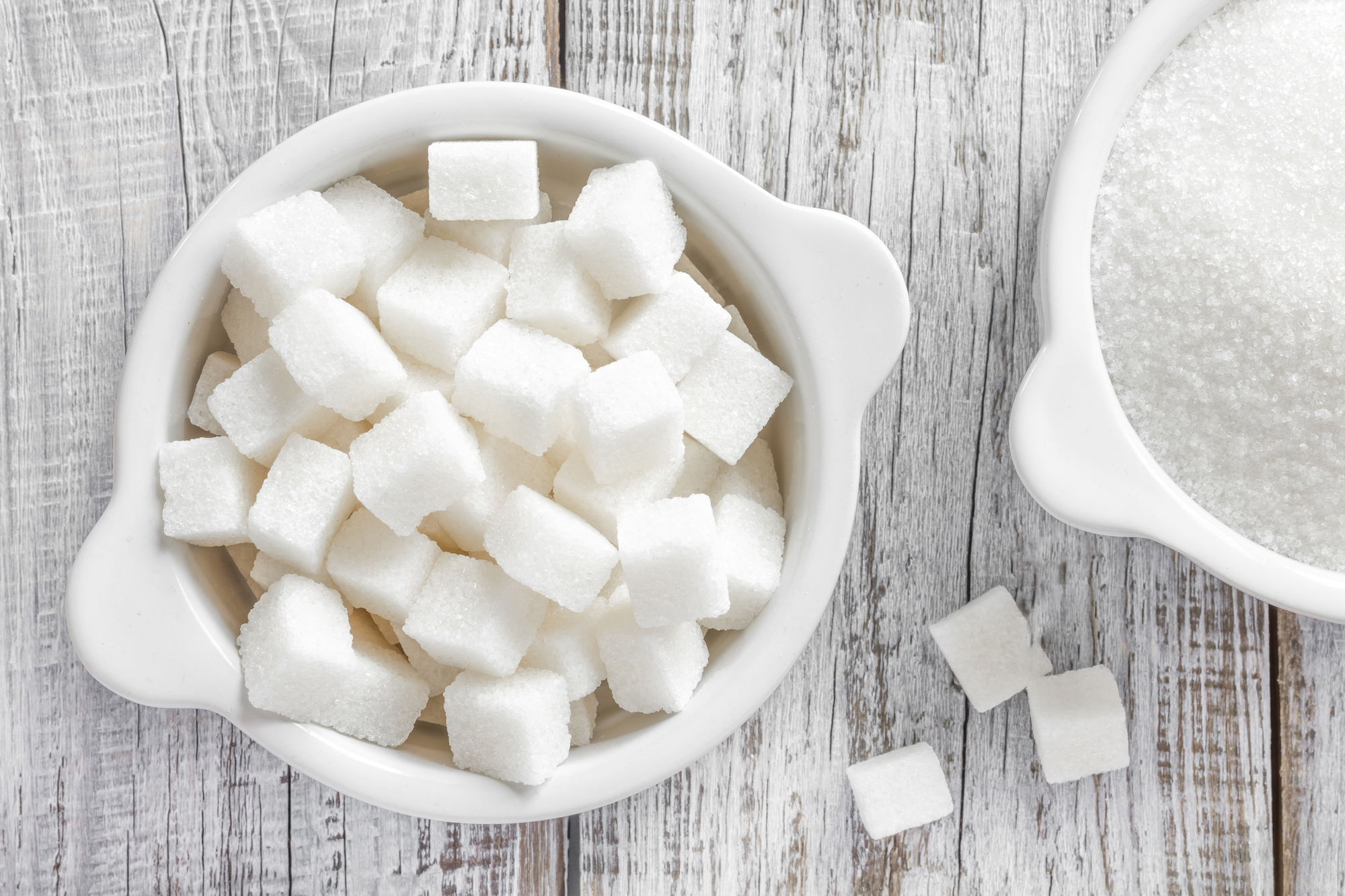 Самый простой сахар. Сахар рафинад белый. Тростниковый сахар рафинад. Рафинированный белый сахар. Сахар кусковой рафинированный.